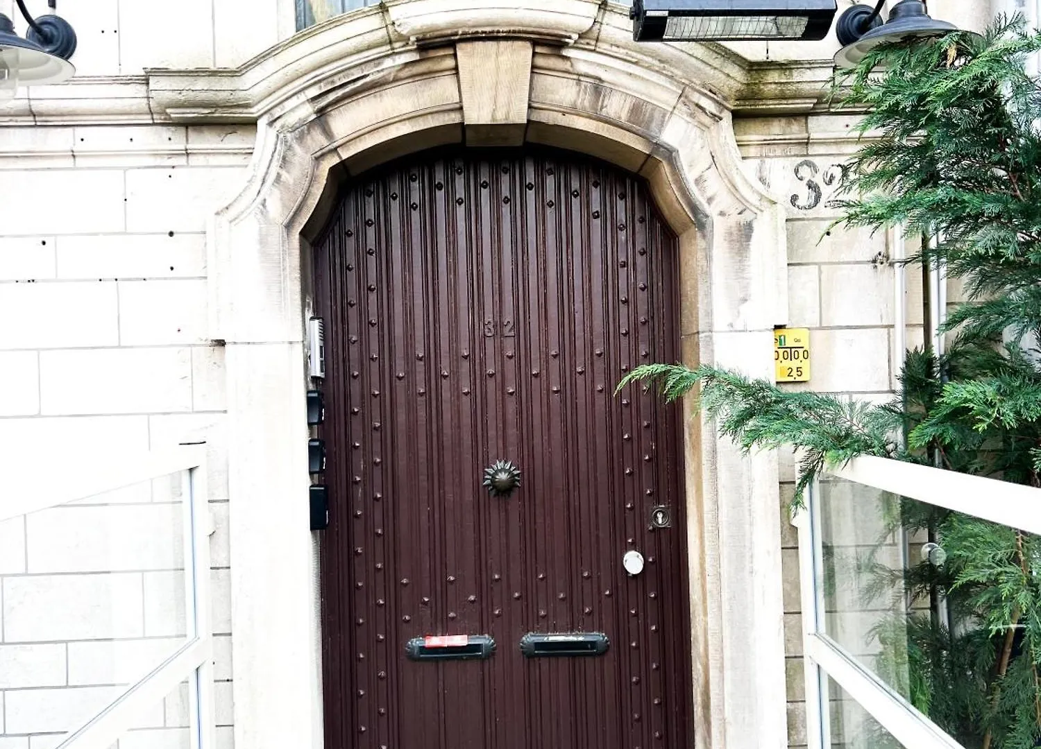 Le Faubourg Suites Antwerp 0*,